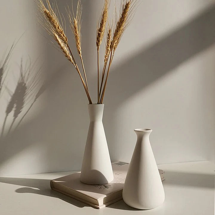 Dcorra 'Cindy' White Porcelain Vase - Eco-Friendly Ceramic